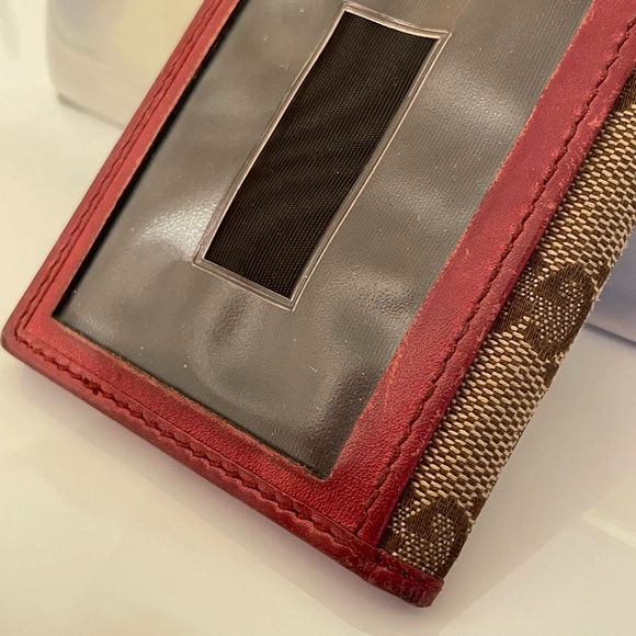 GUCCI Monogram Heart Card Case ♡ Amazing Condition ♡ Offers Welcomed ♡ - Picture 4 of 16